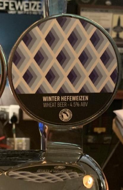 Winter Hefeweizen 4.5%, Howling Hops, England