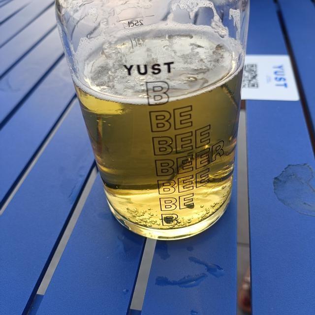 Yust 5.2%, Brasserie {C}, Belgium