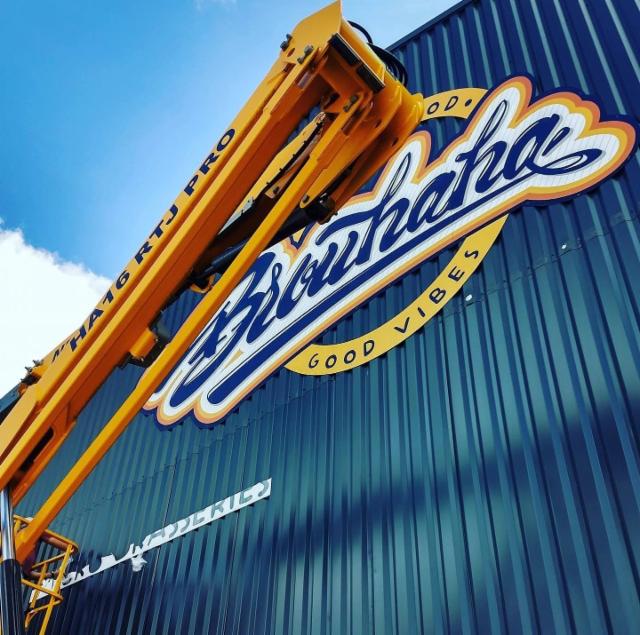 Le Brouhaha (Grand Zig & Coureurs de Lune)