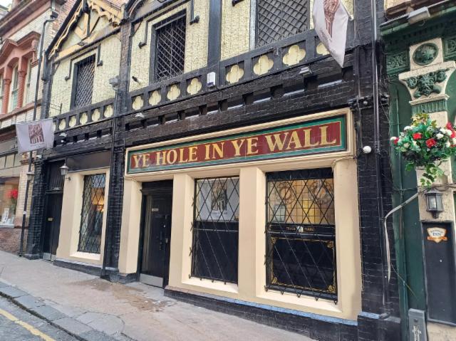 Ye Hole in Ye Wall