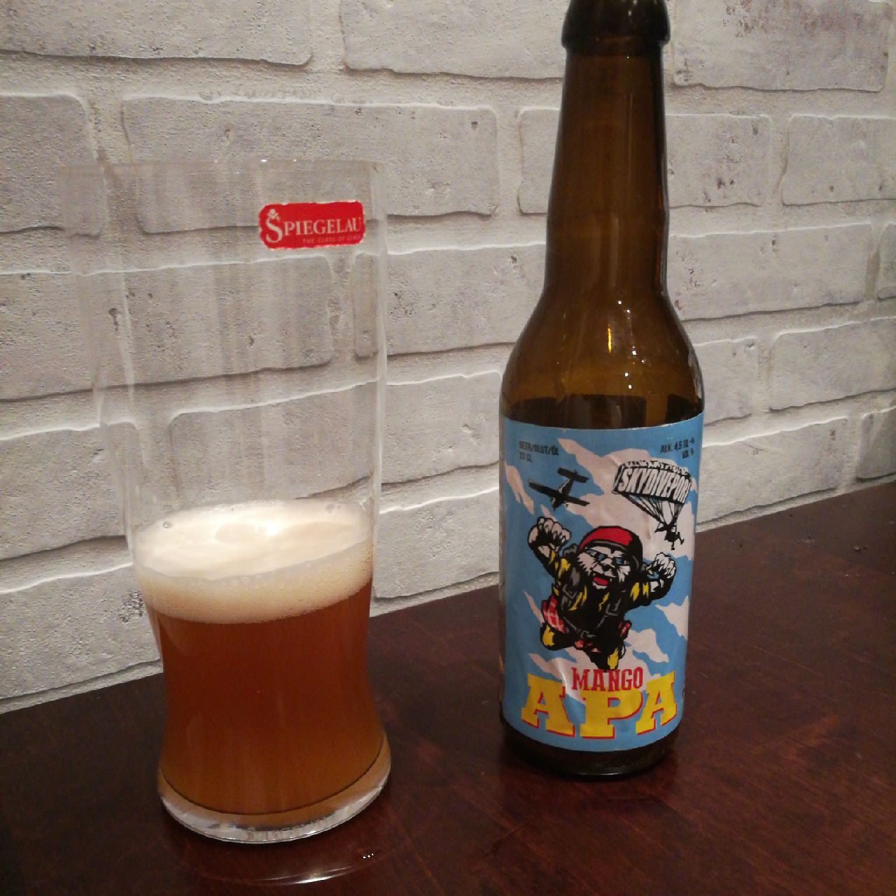 Skydivepori Mango APA, Finland