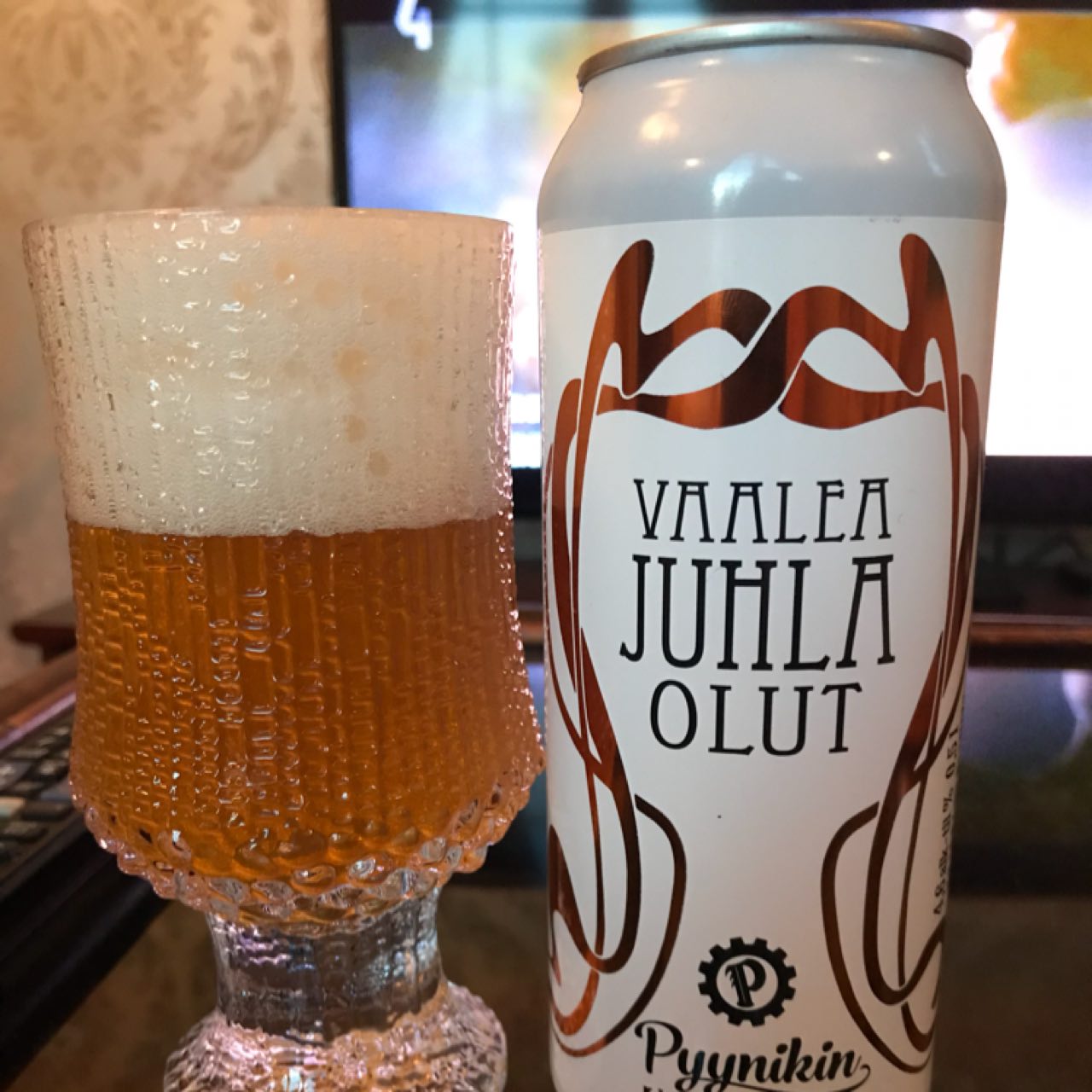 Vaalea Juhlaolut, Finland