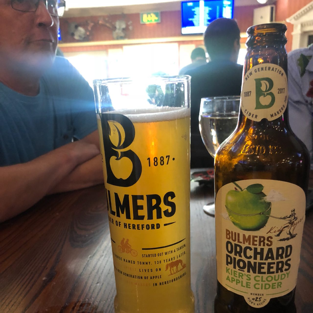 Orchard Pioneers: Kier's Cloudy Apple Cider, England