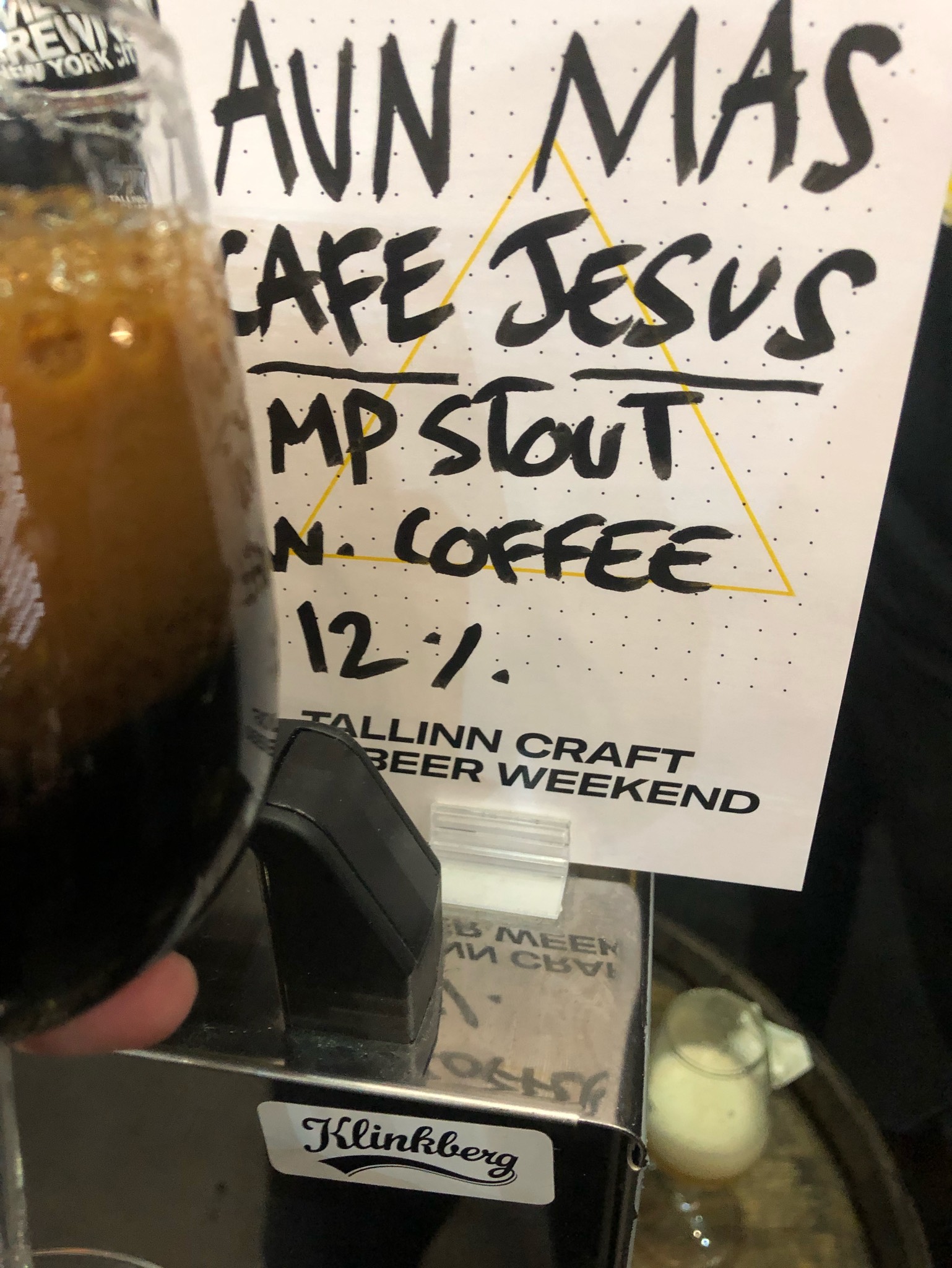 Aún Más Café Jesús, United States