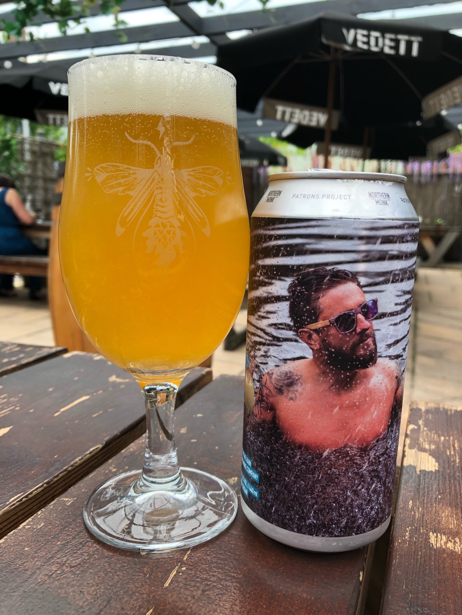 Patrons Project 16.02 // Getting Caught In The Rain, England