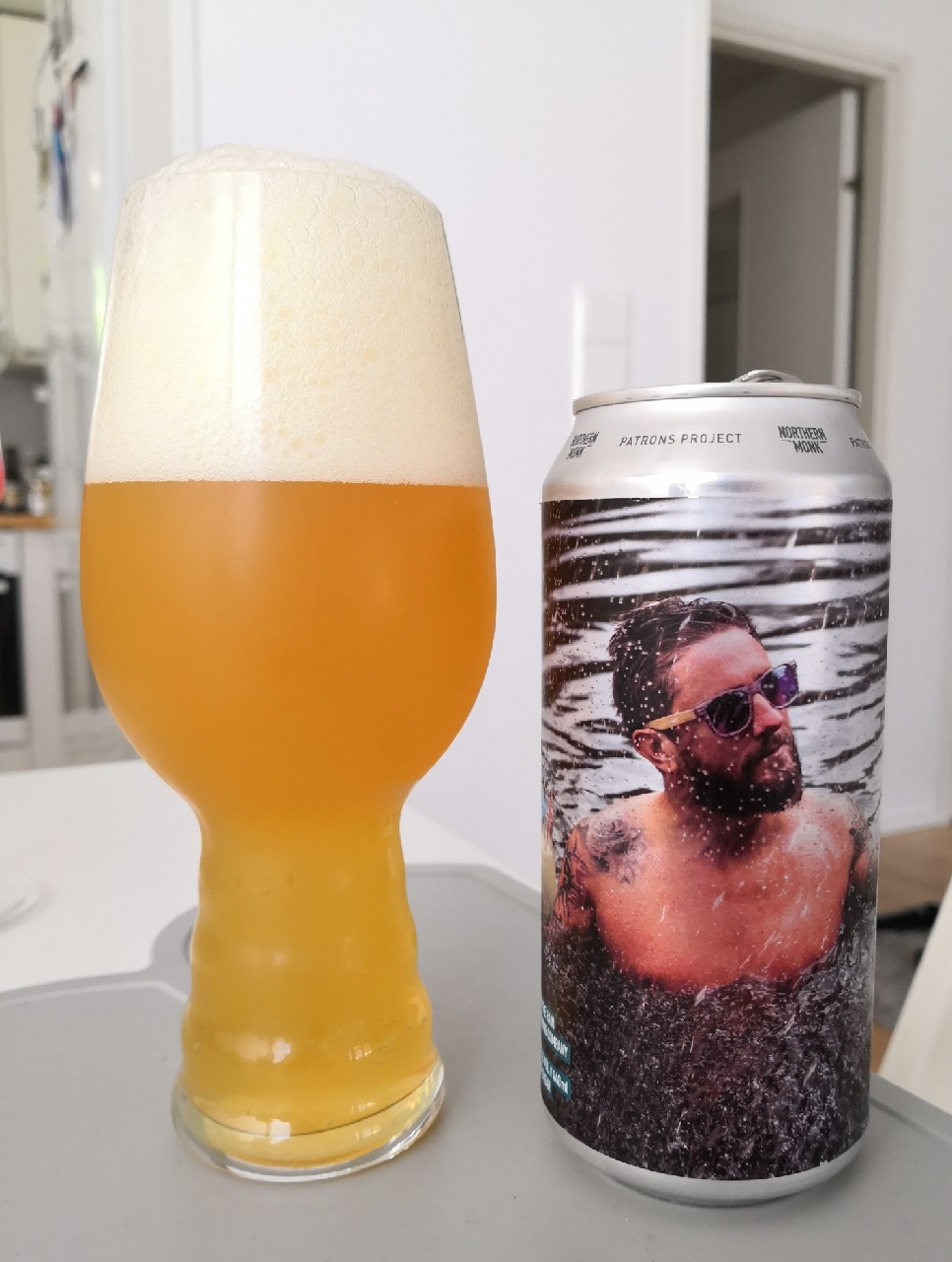 Patrons Project 16.02 // Getting Caught In The Rain, England