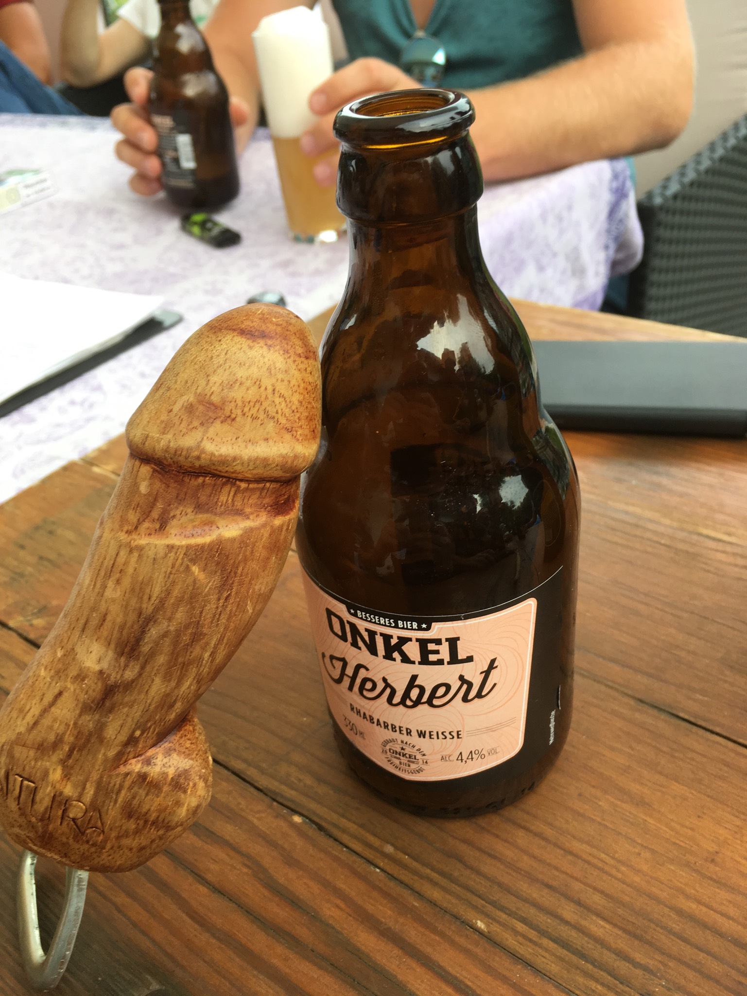 Onkel Herbert Rhabarber Weiße, Onkel Bier