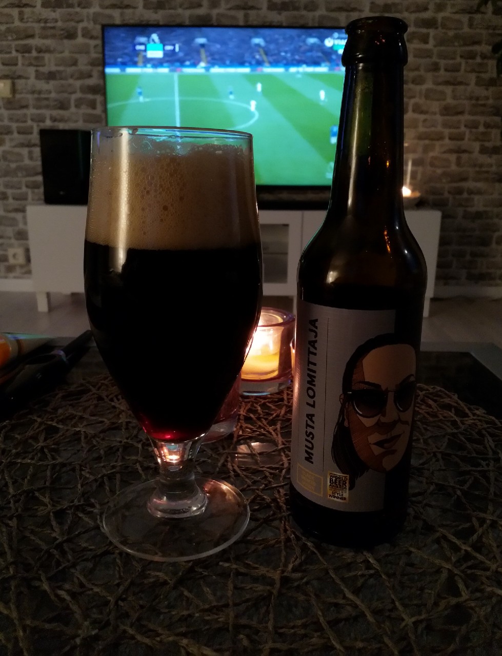 Musta Lomittaja, Finland