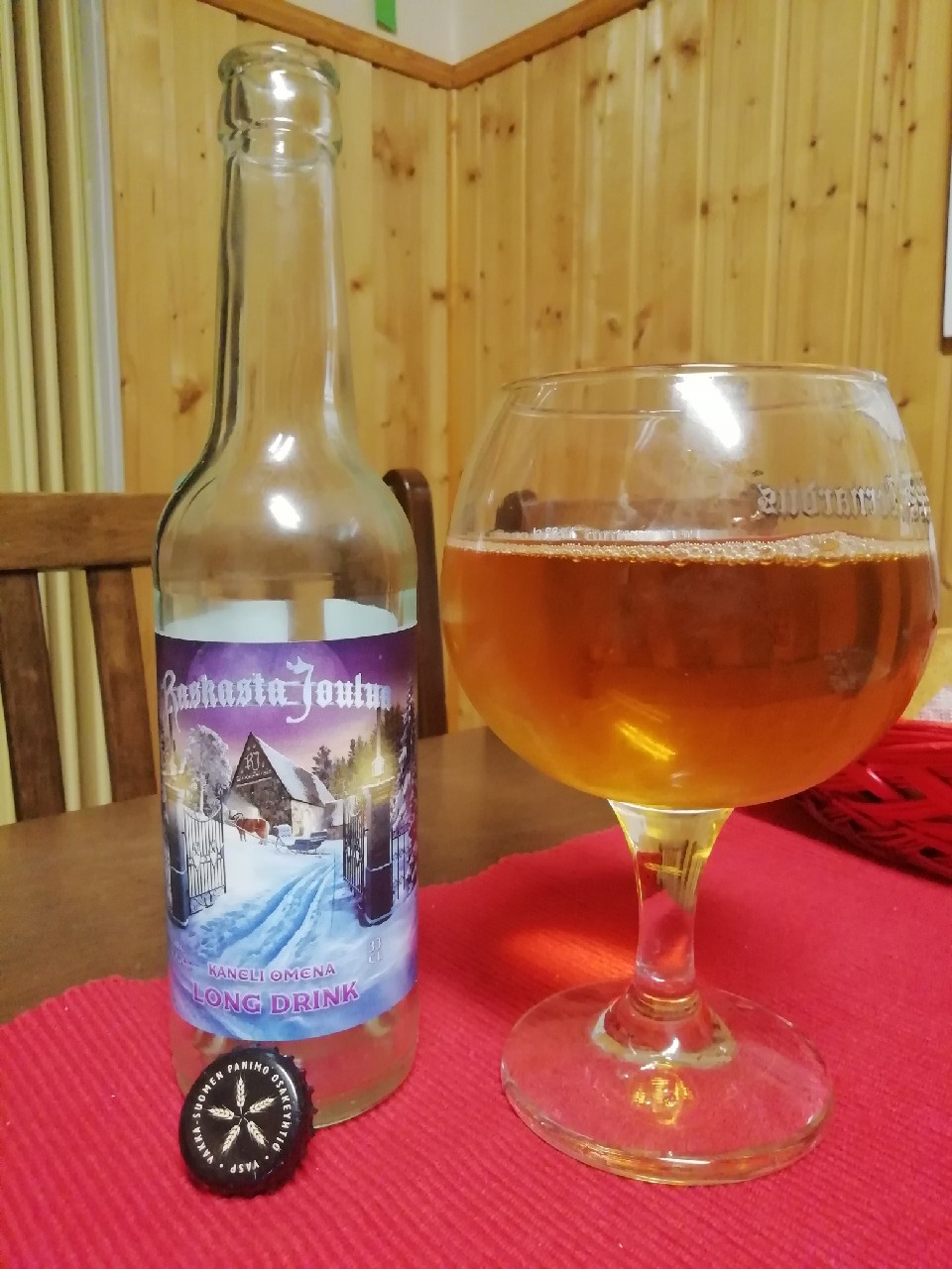 Raskasta Joulua Kaneliomena Long Drink, Finland