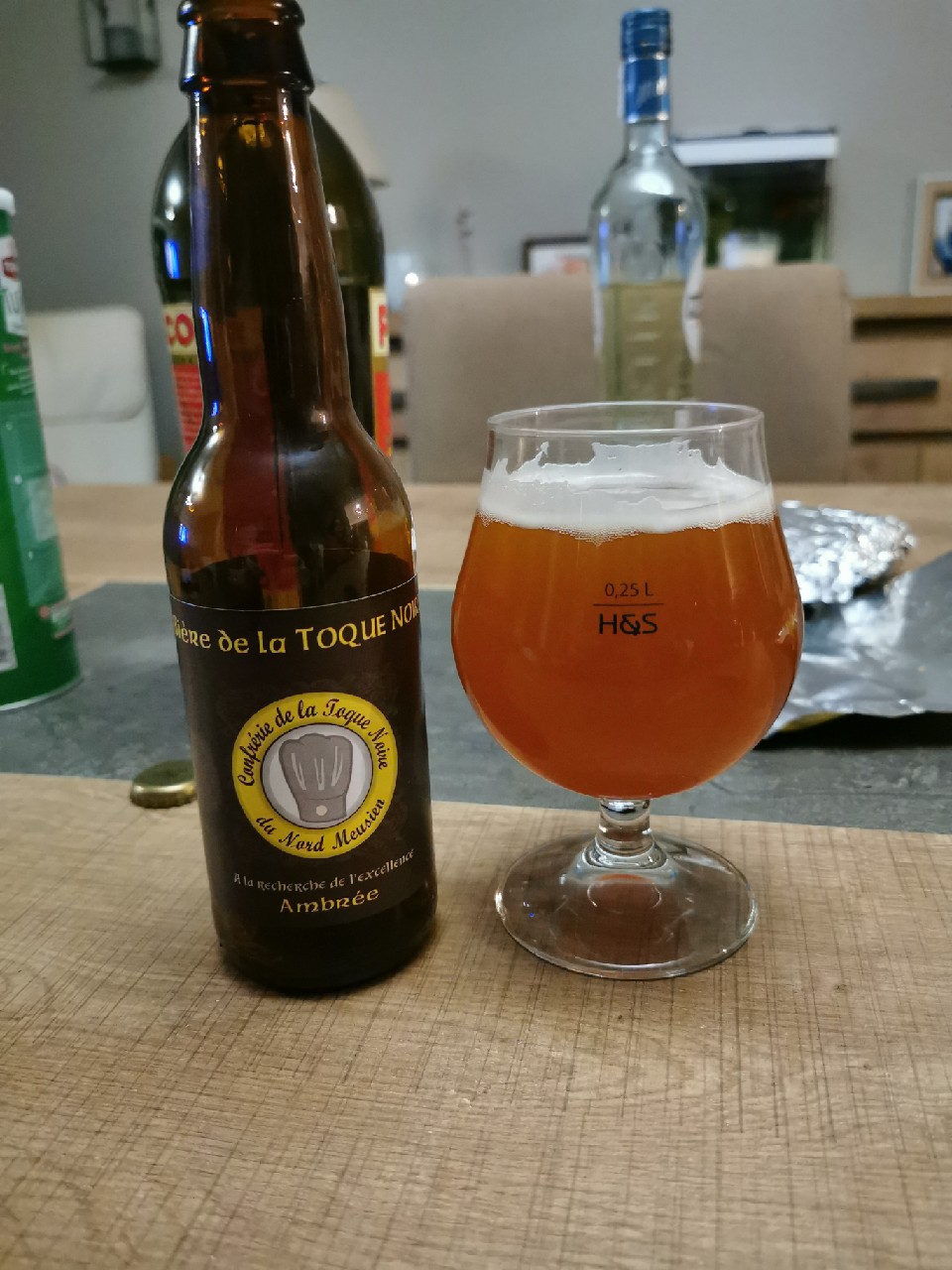 Bière De La Toque Noire Ambrée, France