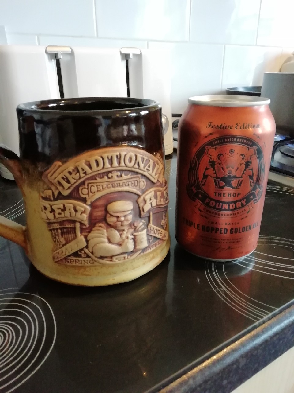 Triple Hopped Golden Ale, England