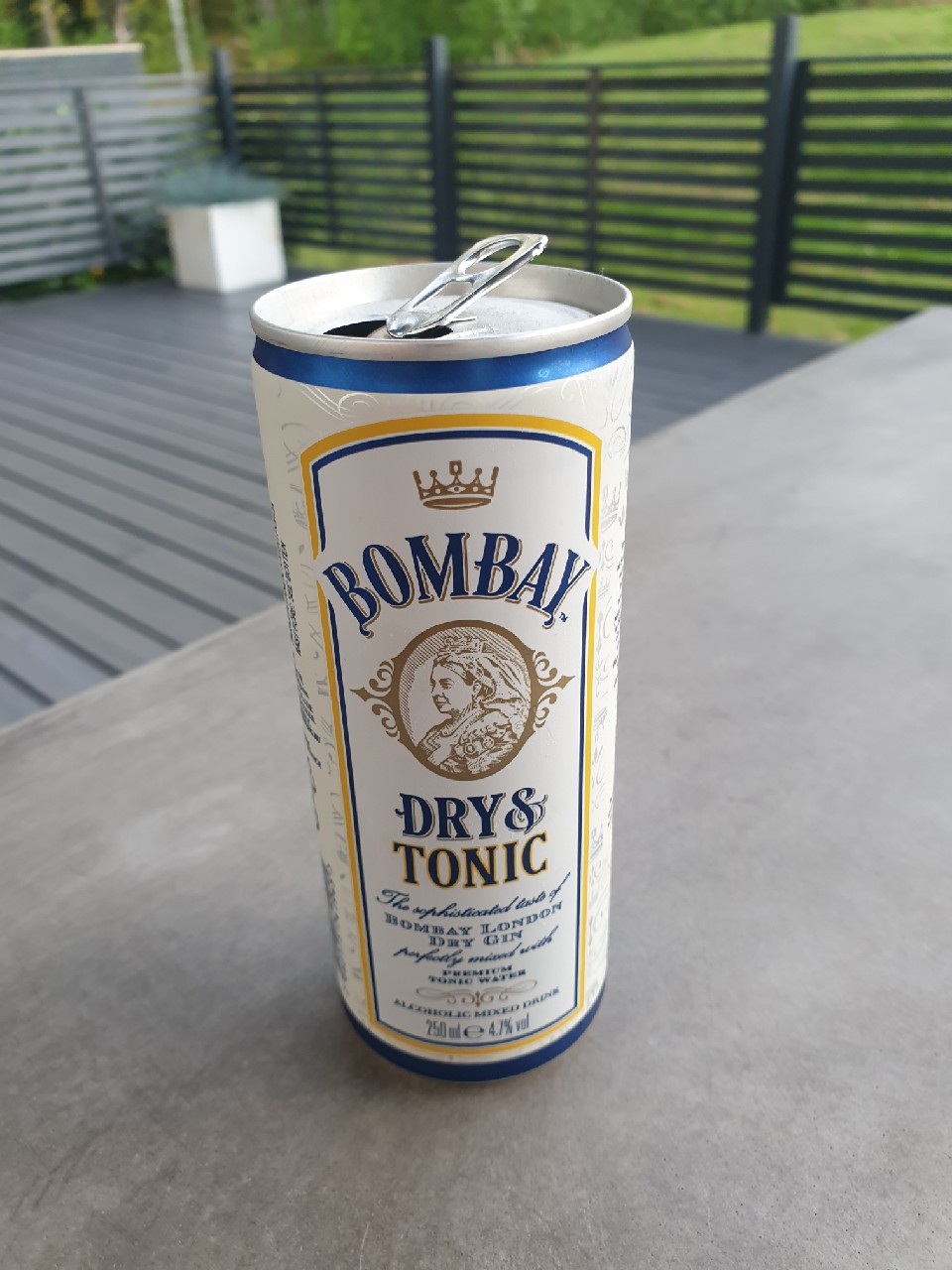 Bombay Dry & Tonic, Bermuda