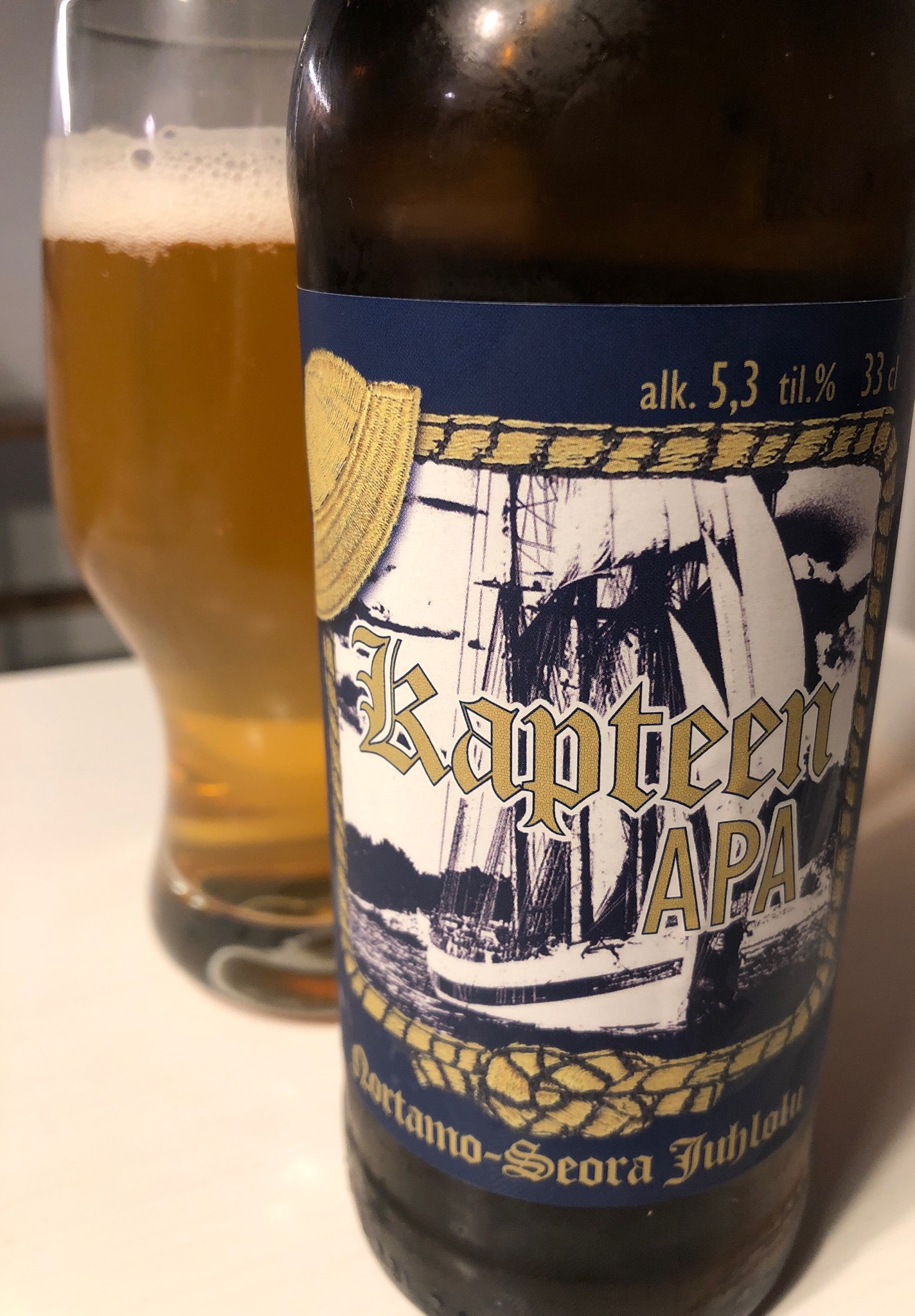 kapteen apa, Finland