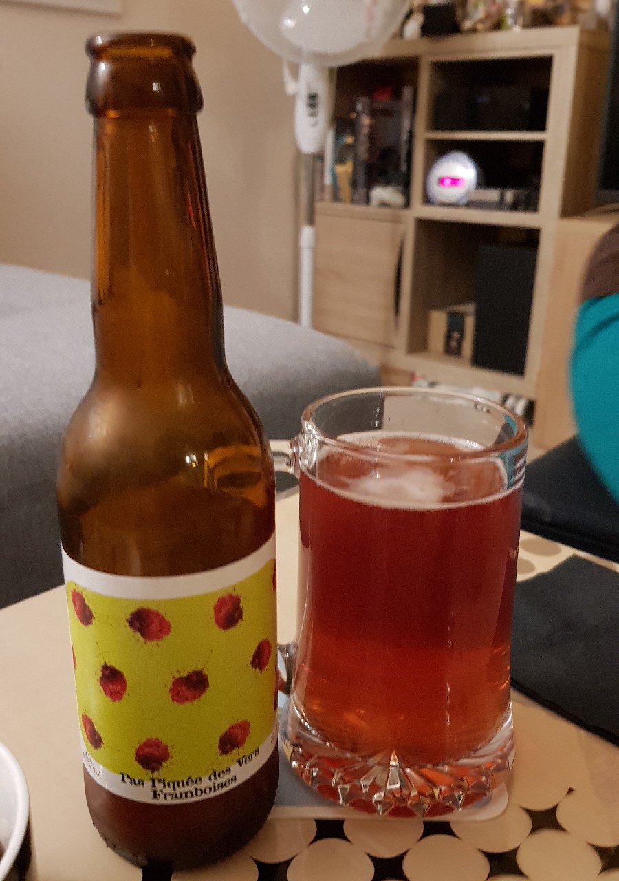 Pas Piquée Des Vers Framboise, France