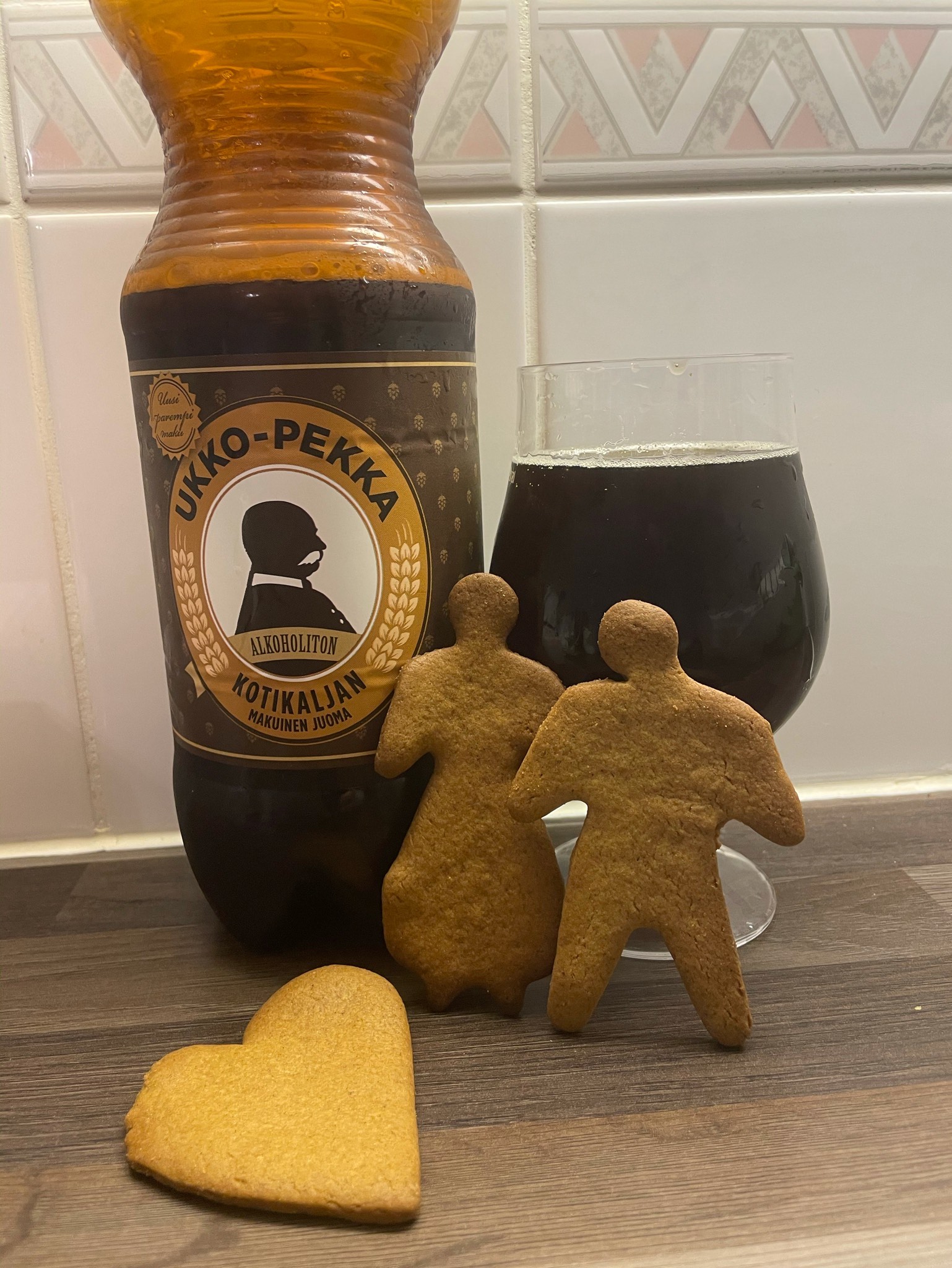 Ukko-Pekka Alkoholiton Kotikaljan makuinen juoma, Finland