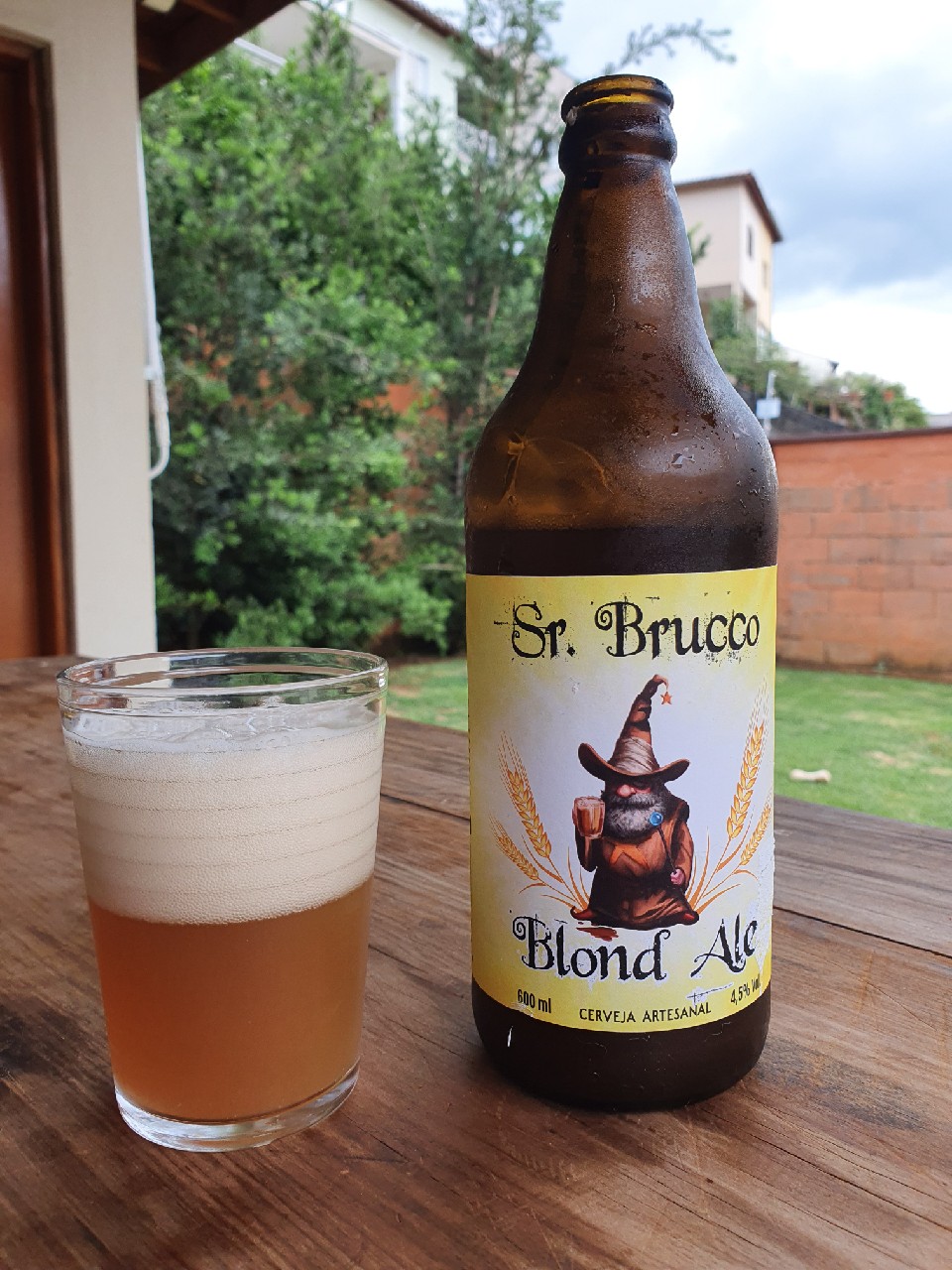 Sr. Brucco Blond Ale, Brazil