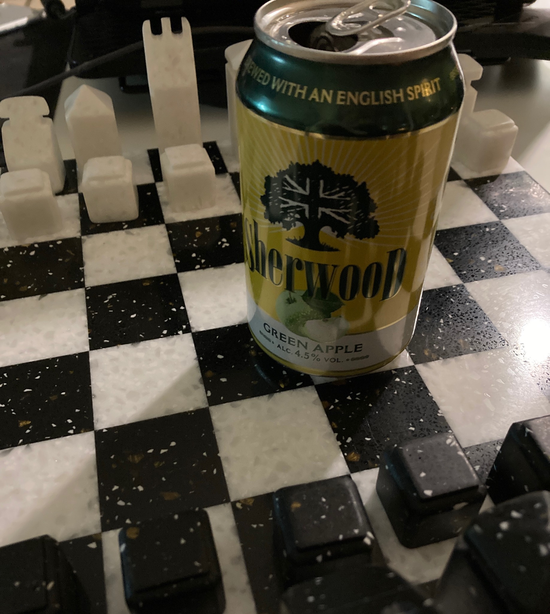 Sherwood Green Apple, Latvia