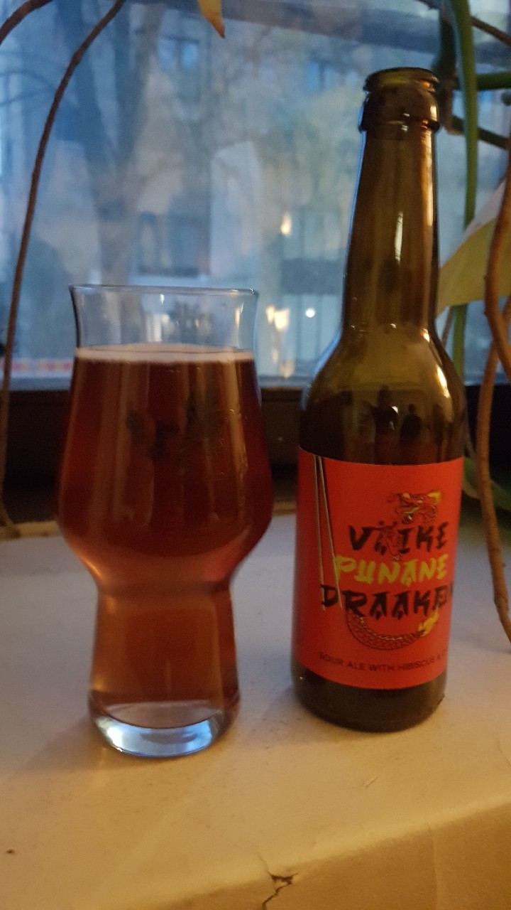 Väike Punane Draakon, Estonia
