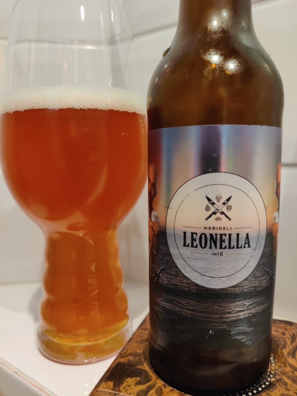 Leonella, Finland