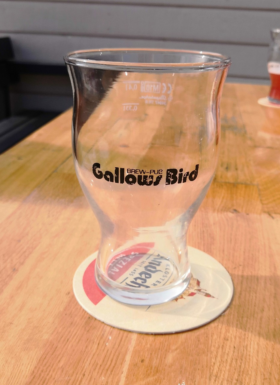 Naku Louhimies, Finland