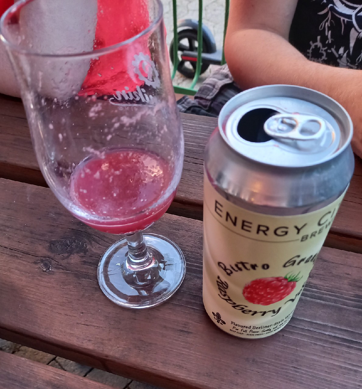 Bistro Grande Raspberry Velvet, United States