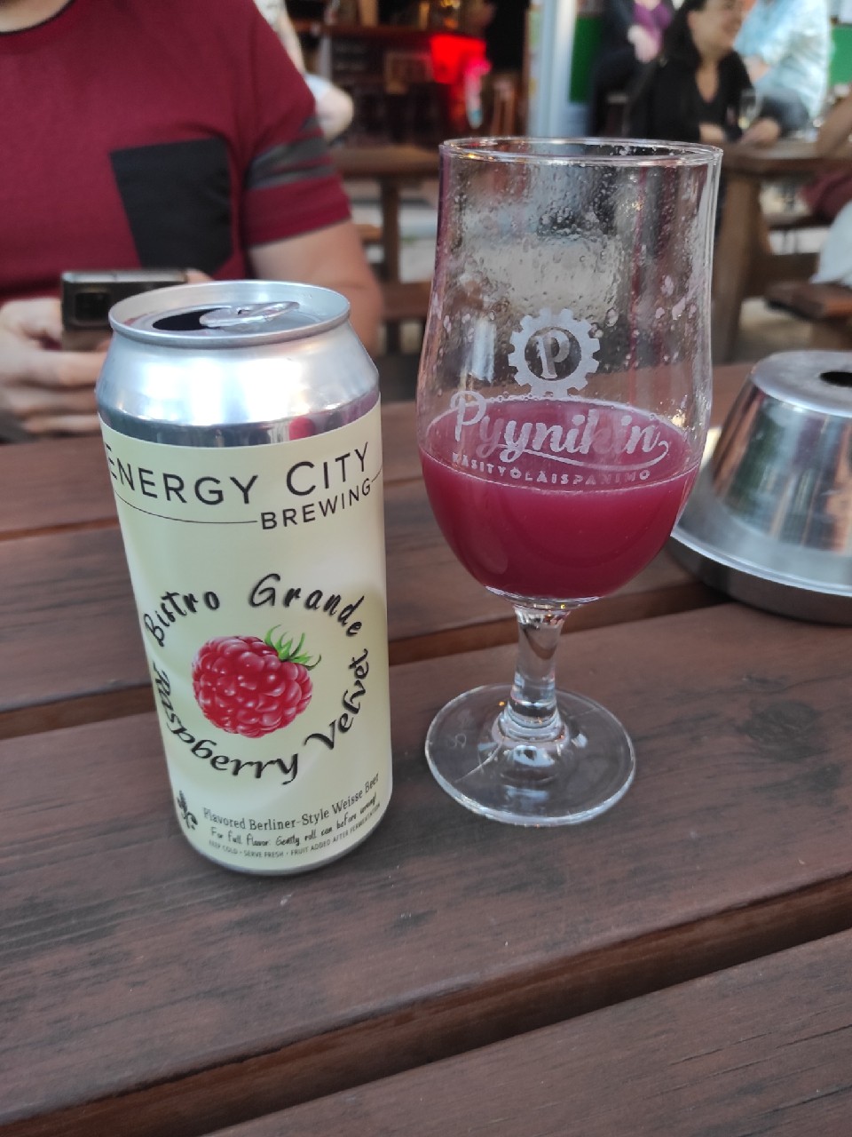 Bistro Grande Raspberry Velvet, United States