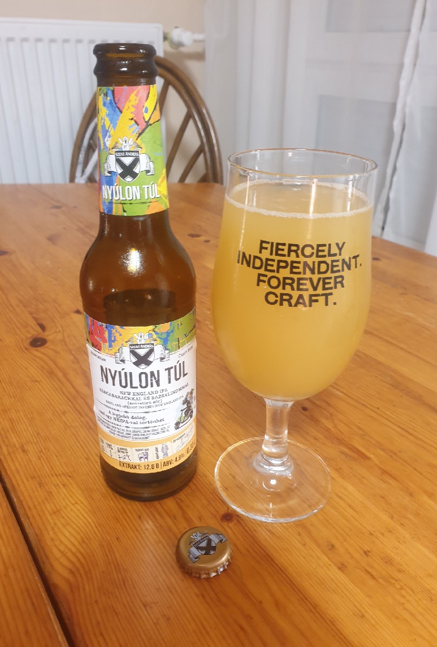 Nyúlon Túl, Hungary