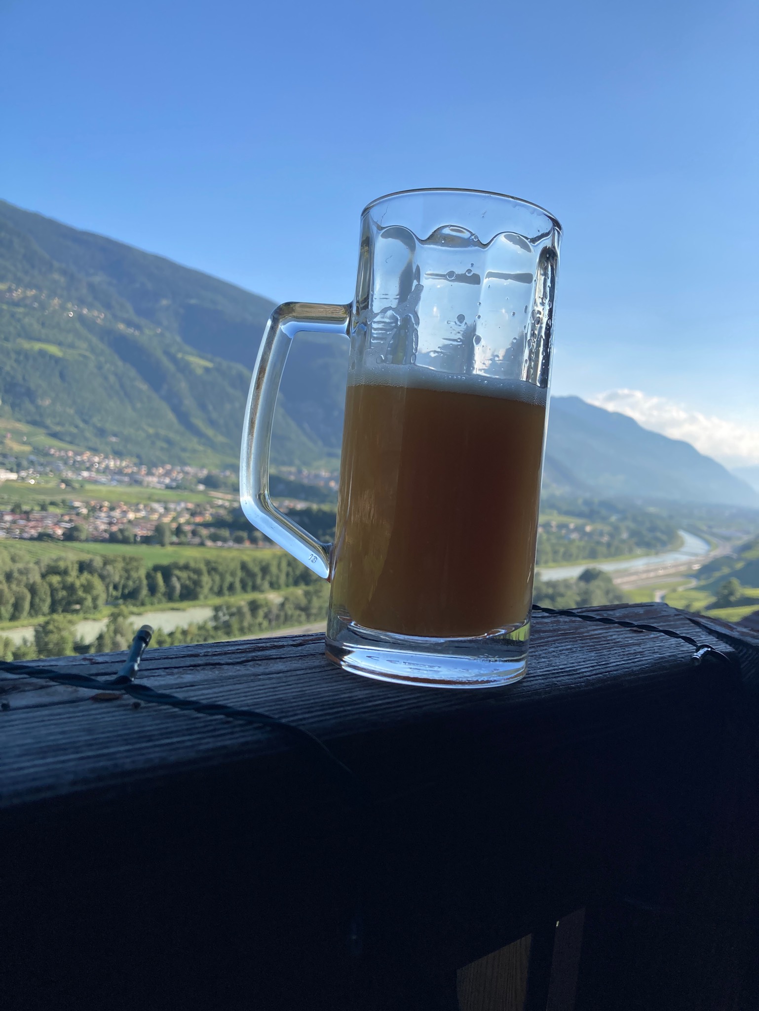 Plutonium Orange Milkshake, Serbia