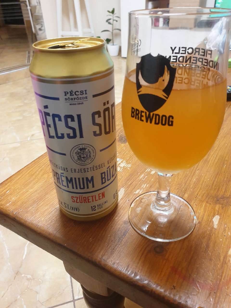 Pécsi Sör Prémium Búza Szűretlen, Hungary