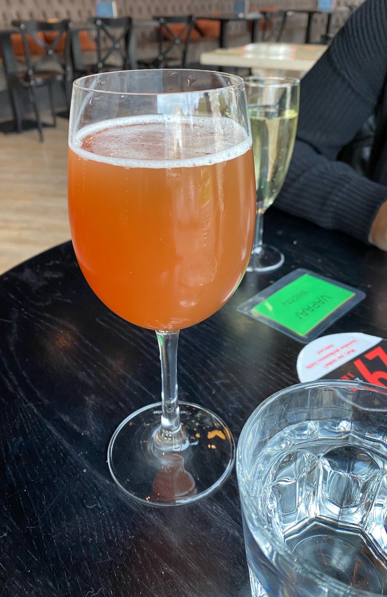 Vadelma Ruusunmarja Sour, Finland