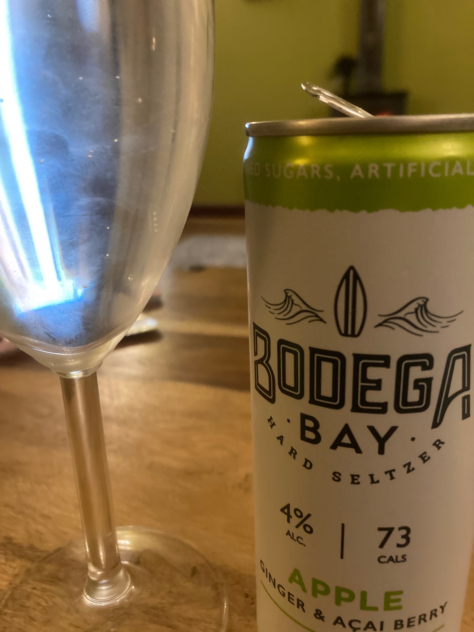 Hard Seltzer - Apple, Ginger & Açai Berry, Bodega Bay
