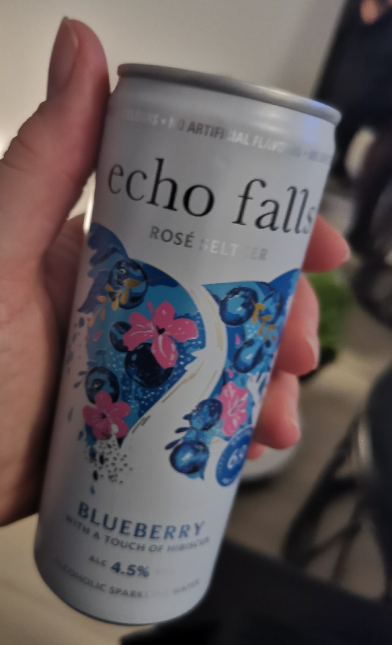 Echo Falls Rosé Seltzer Blueberry, England