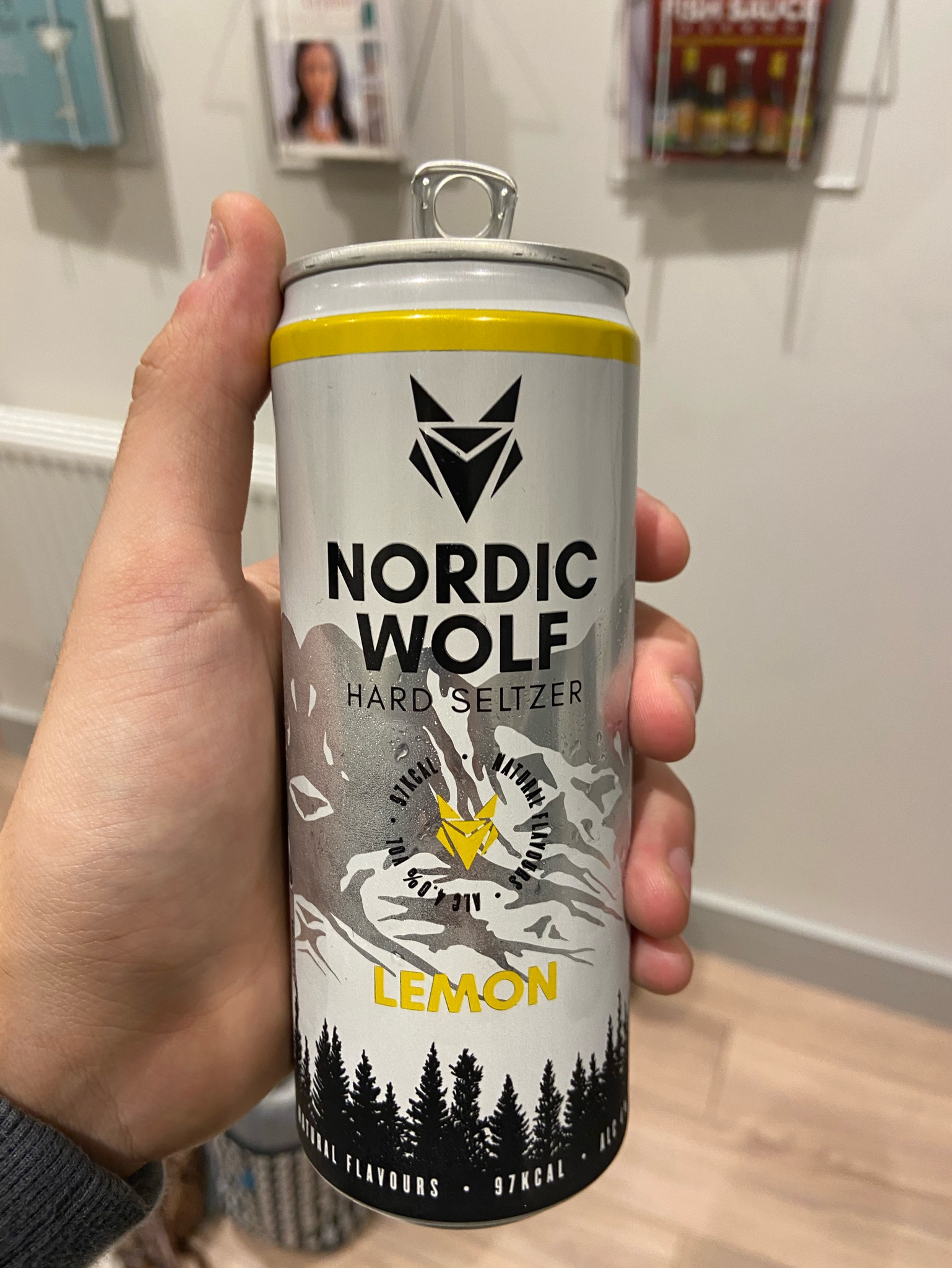 Nordic Wolf - Lemon, England