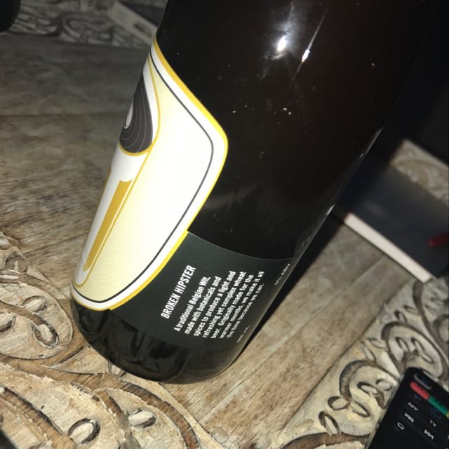 Indie Ale House Broken Hipster, Canada