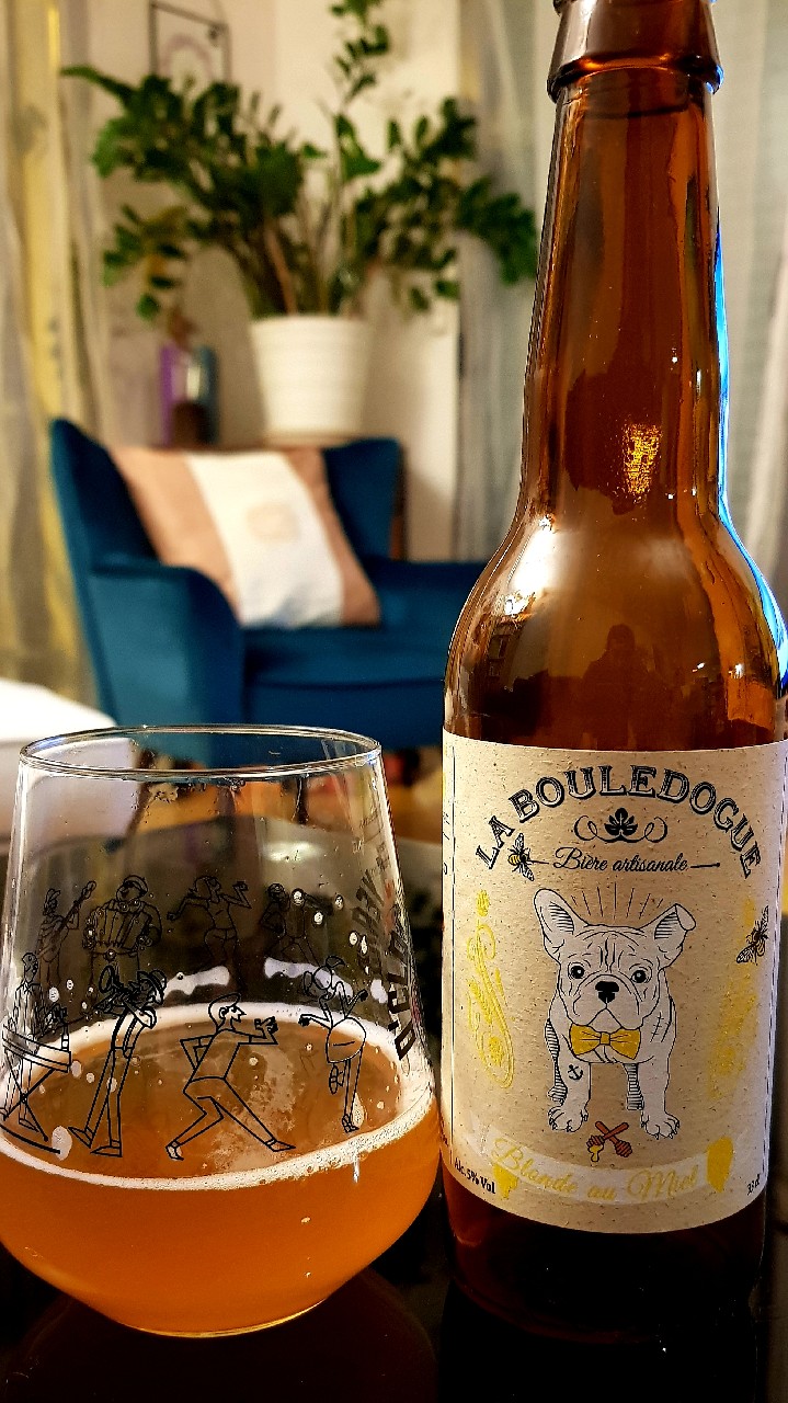 La Bouledogue Blonde Au Miel, France