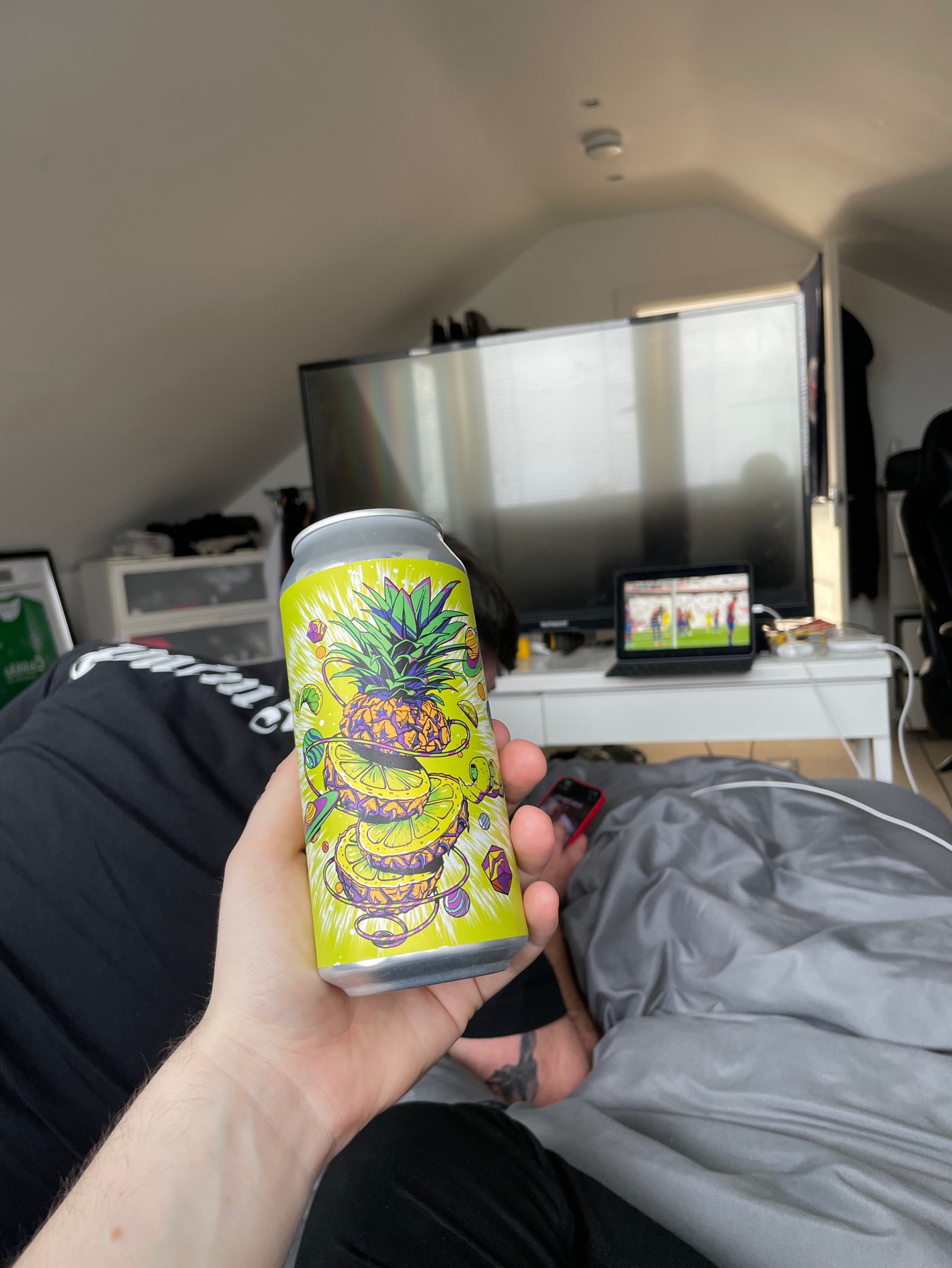 Lemon and pineapple sherbet sour, England