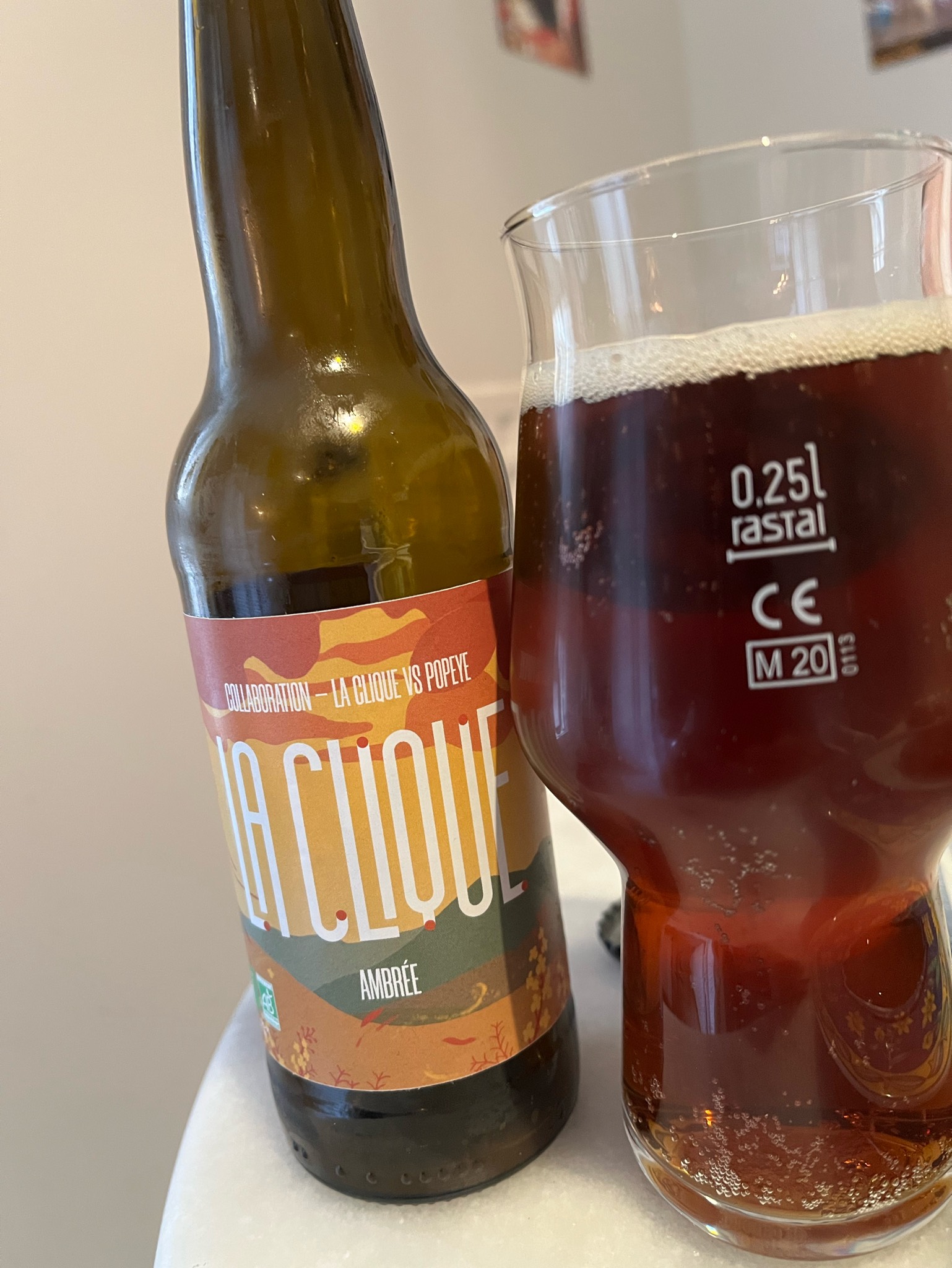 La Clique Ambrée, France