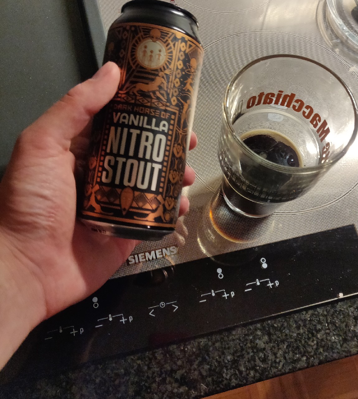 Dark Horse Of Vanilla Nitro Stout, Hungary