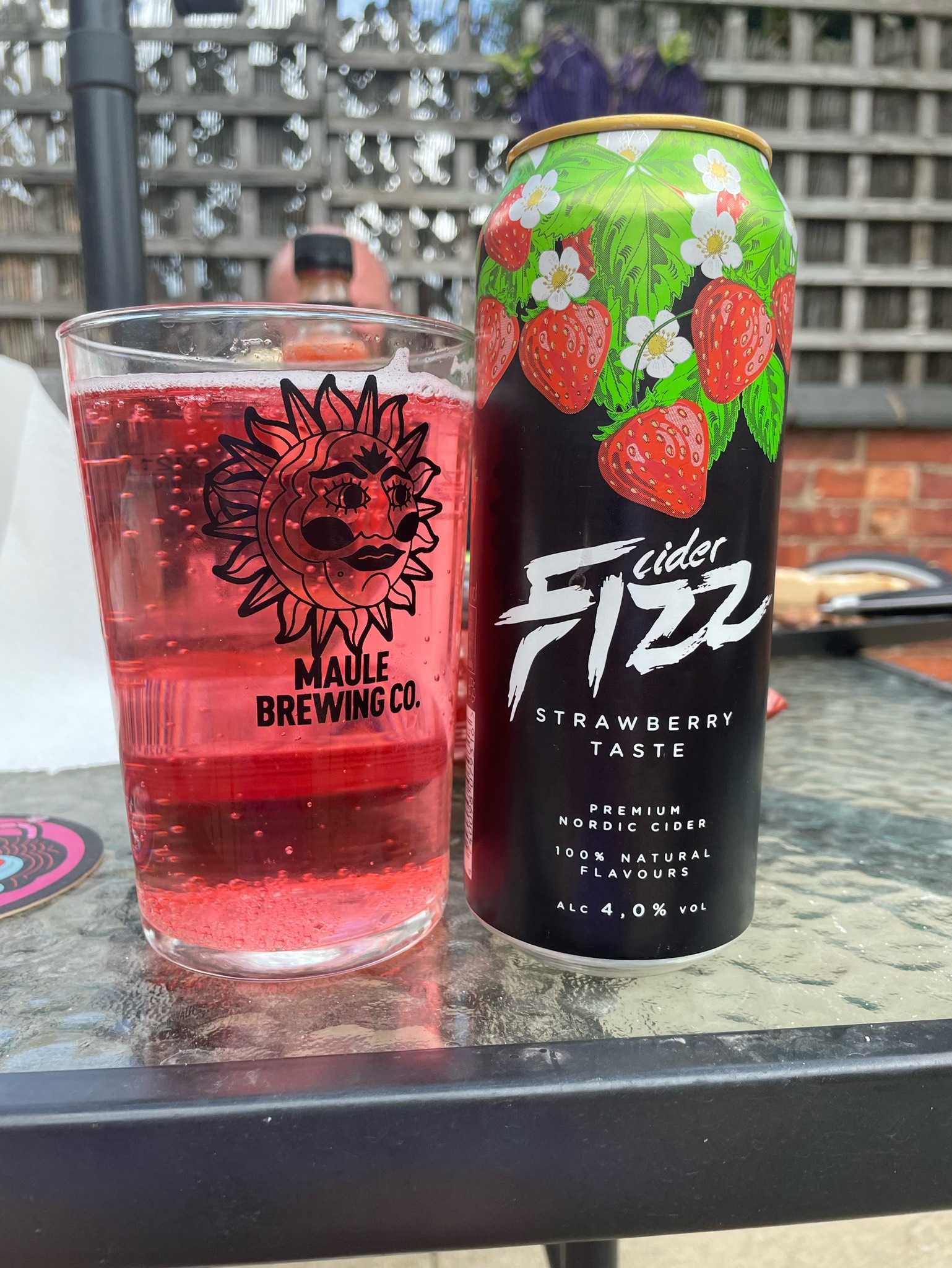Fizz Strawberry Taste, Estonia