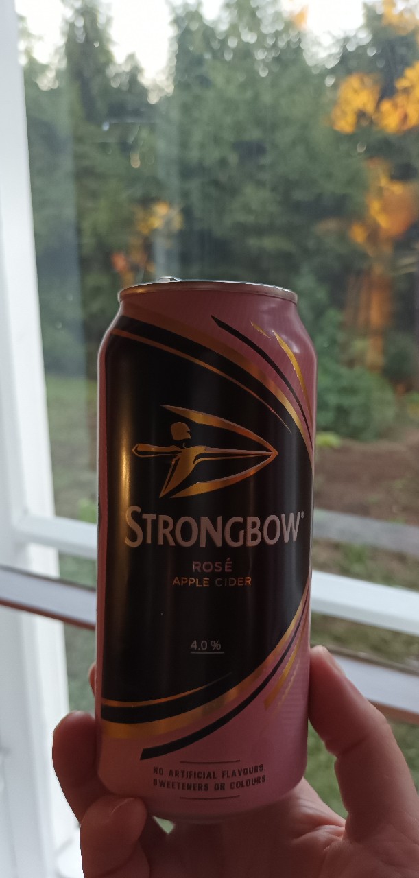Strongbow Rosé Cider / Rosé Apple Cider, Ireland