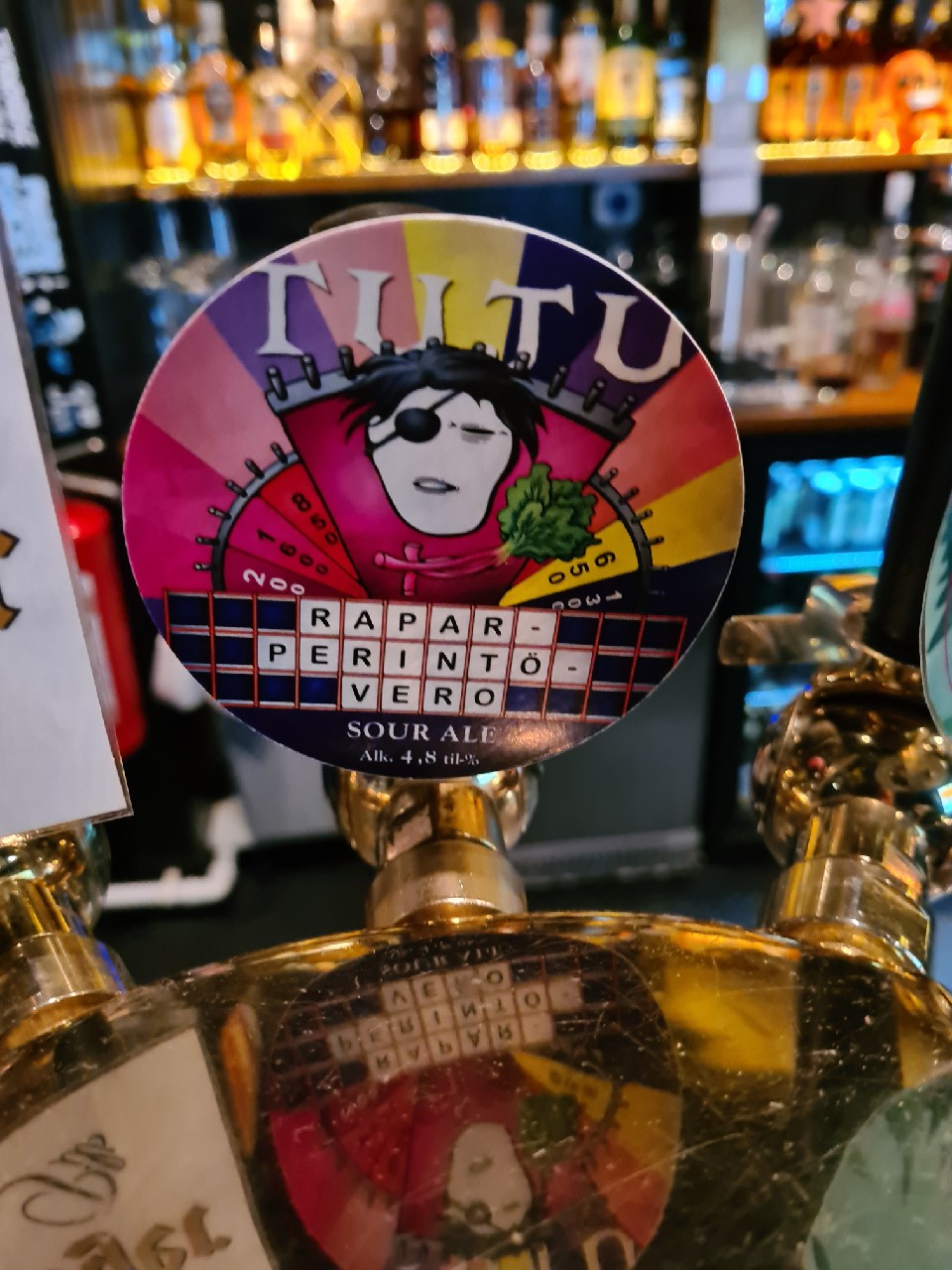 Raparperintövero, Finland