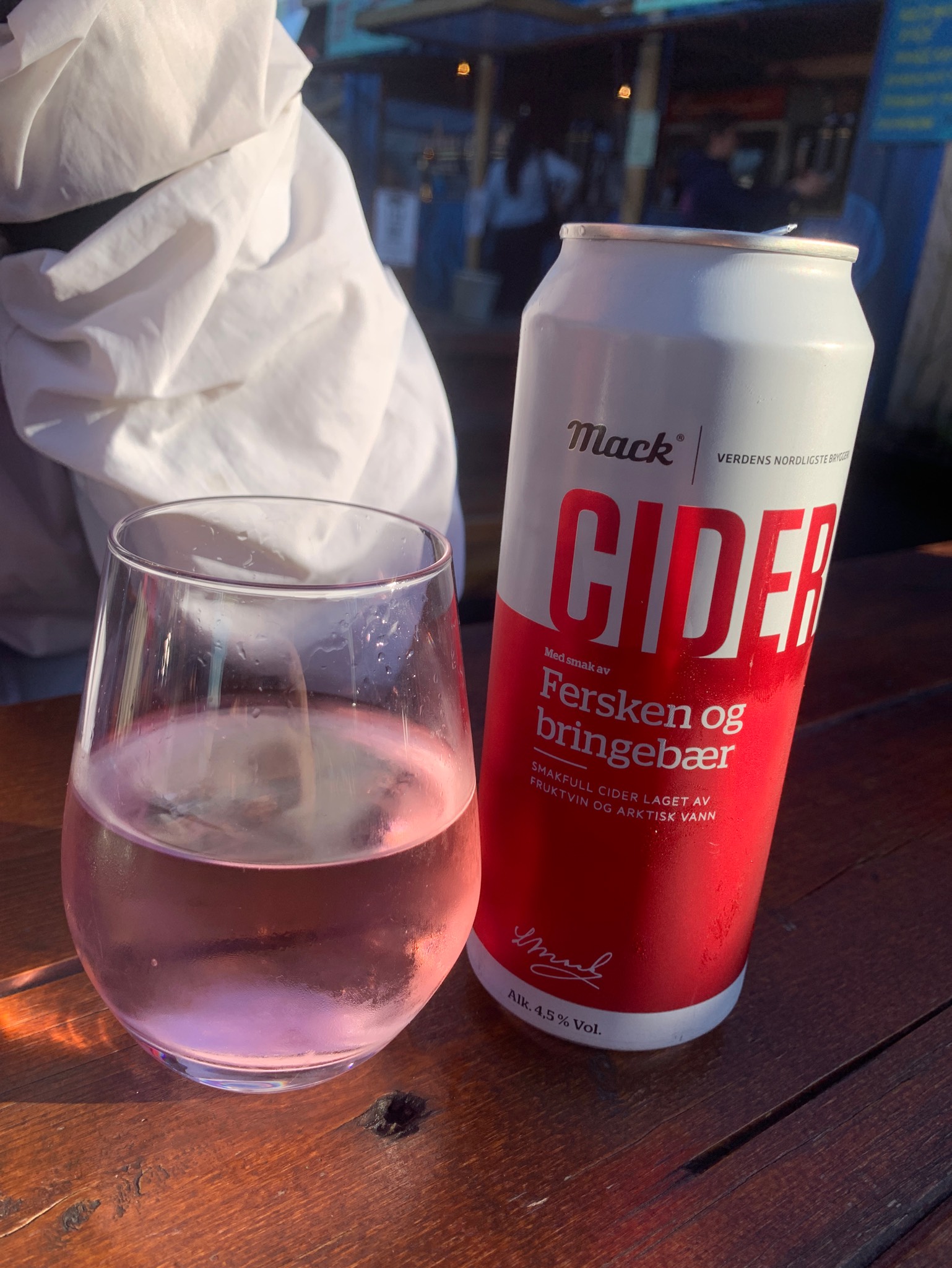CIDER Fersken og bringebær, Norway