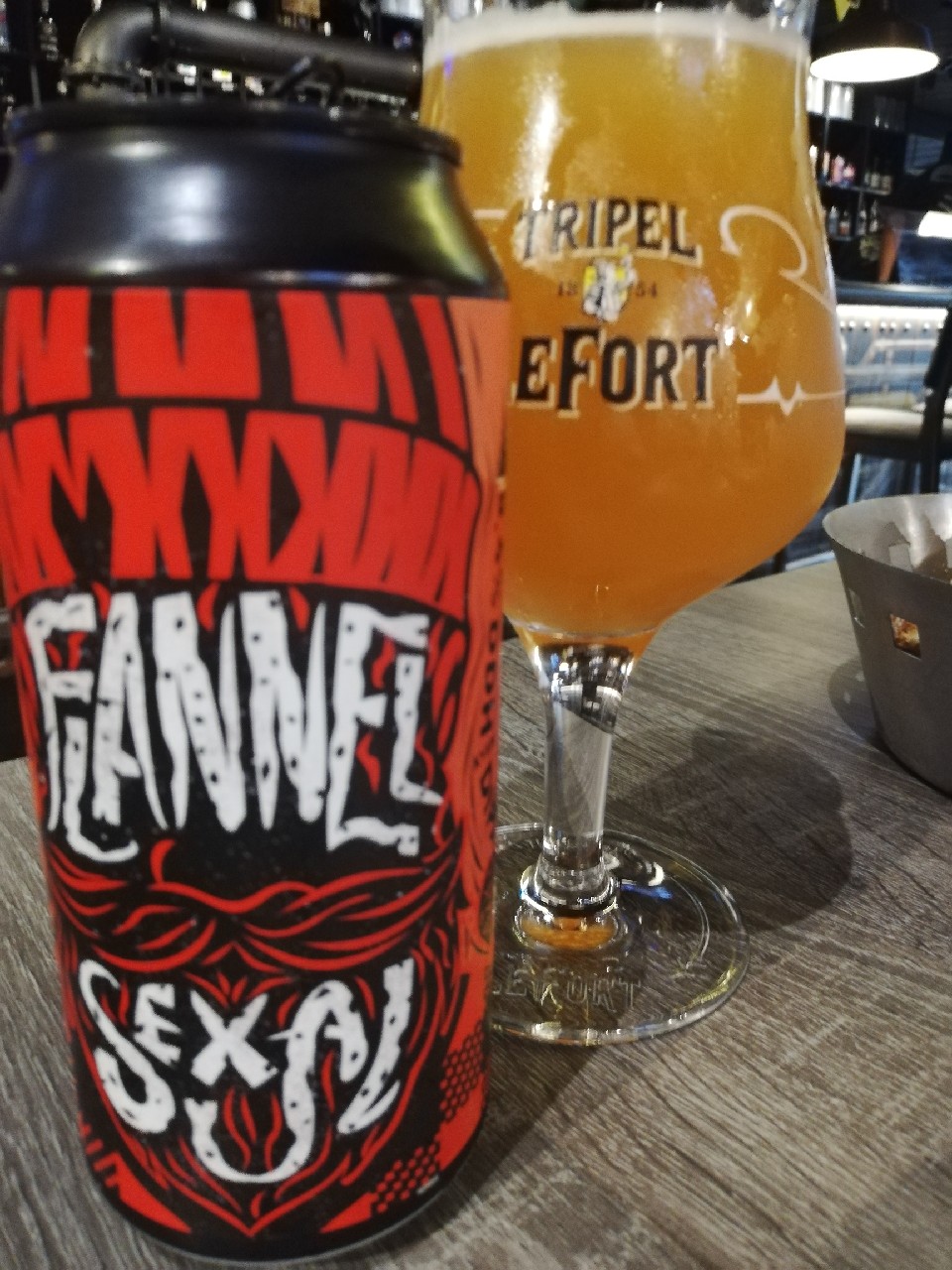 Flannel Sexual, Hungary