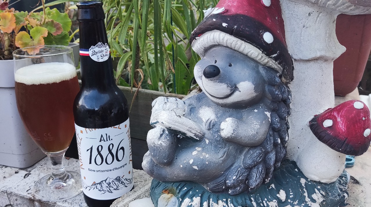Alt. 1886 Ambrée, France