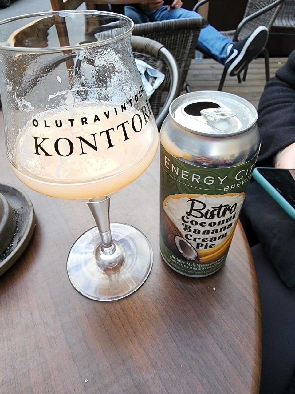 Bistro coconut banana cream pie, United States