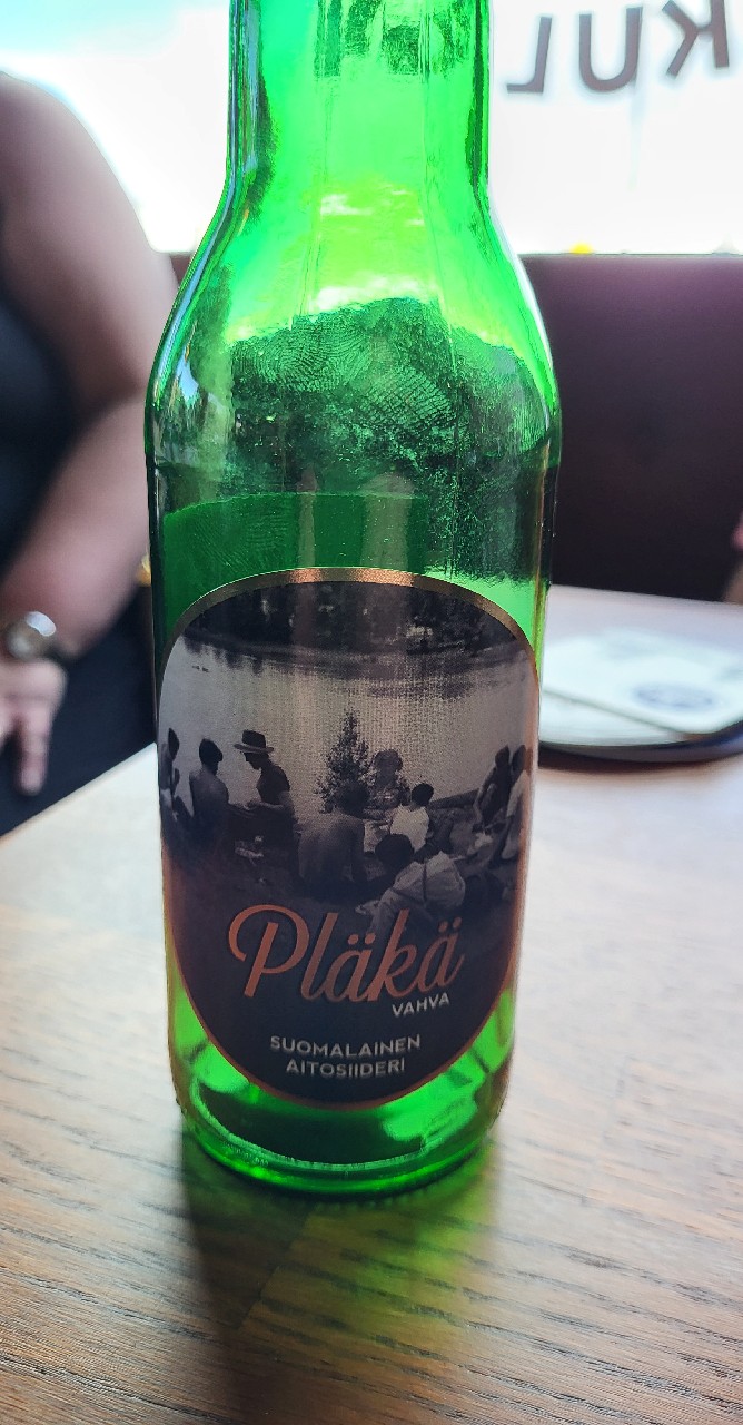 Pläkä, Paula Achr'enin Puutarha