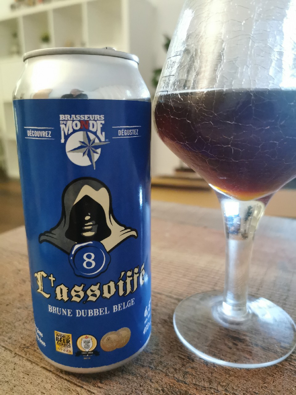 8 l'assoiffé, Canada