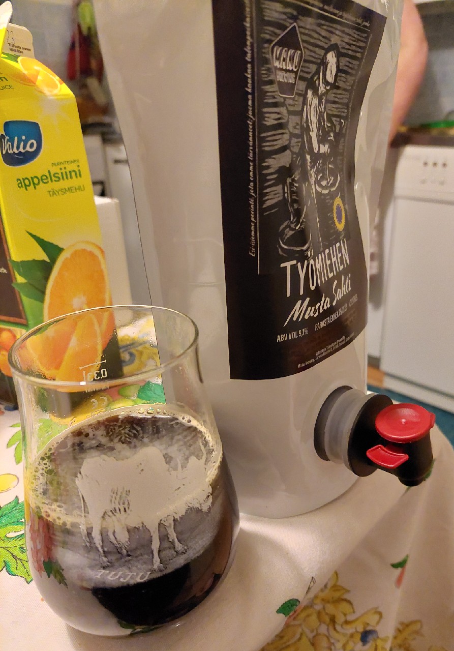 Työmiehen Musta Sahti, Finland