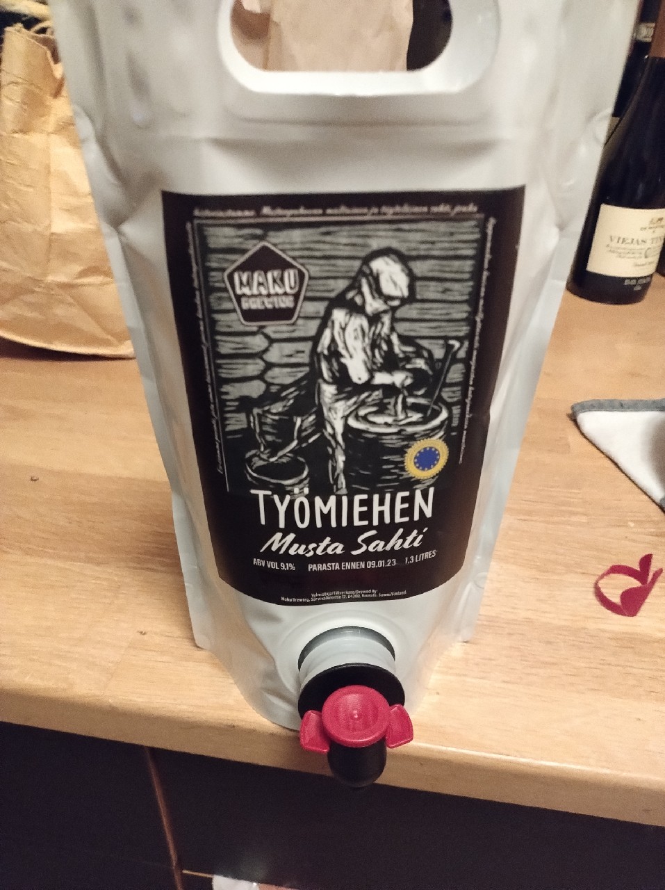 Työmiehen Musta Sahti, Finland