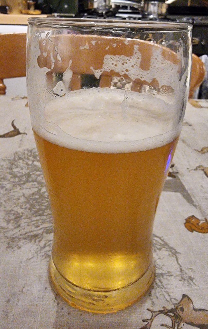 Tropika Hazy Pale Ale, England